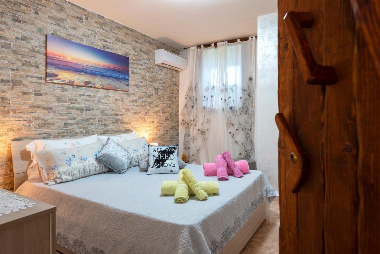 Da Mario & Marianna Apartman Campanedda Kültér fotó